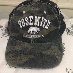 Black and cami Yosemite hat